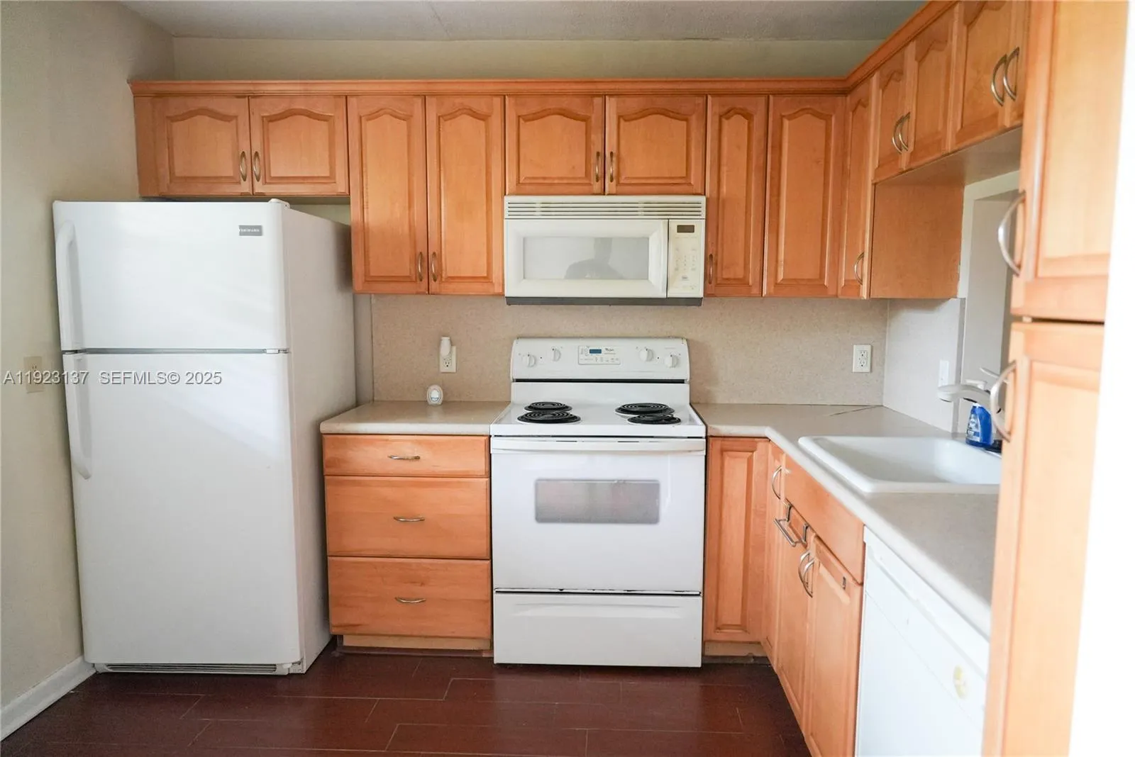 3905 N Nob Hill Rd # 103, Sunrise FL 33351