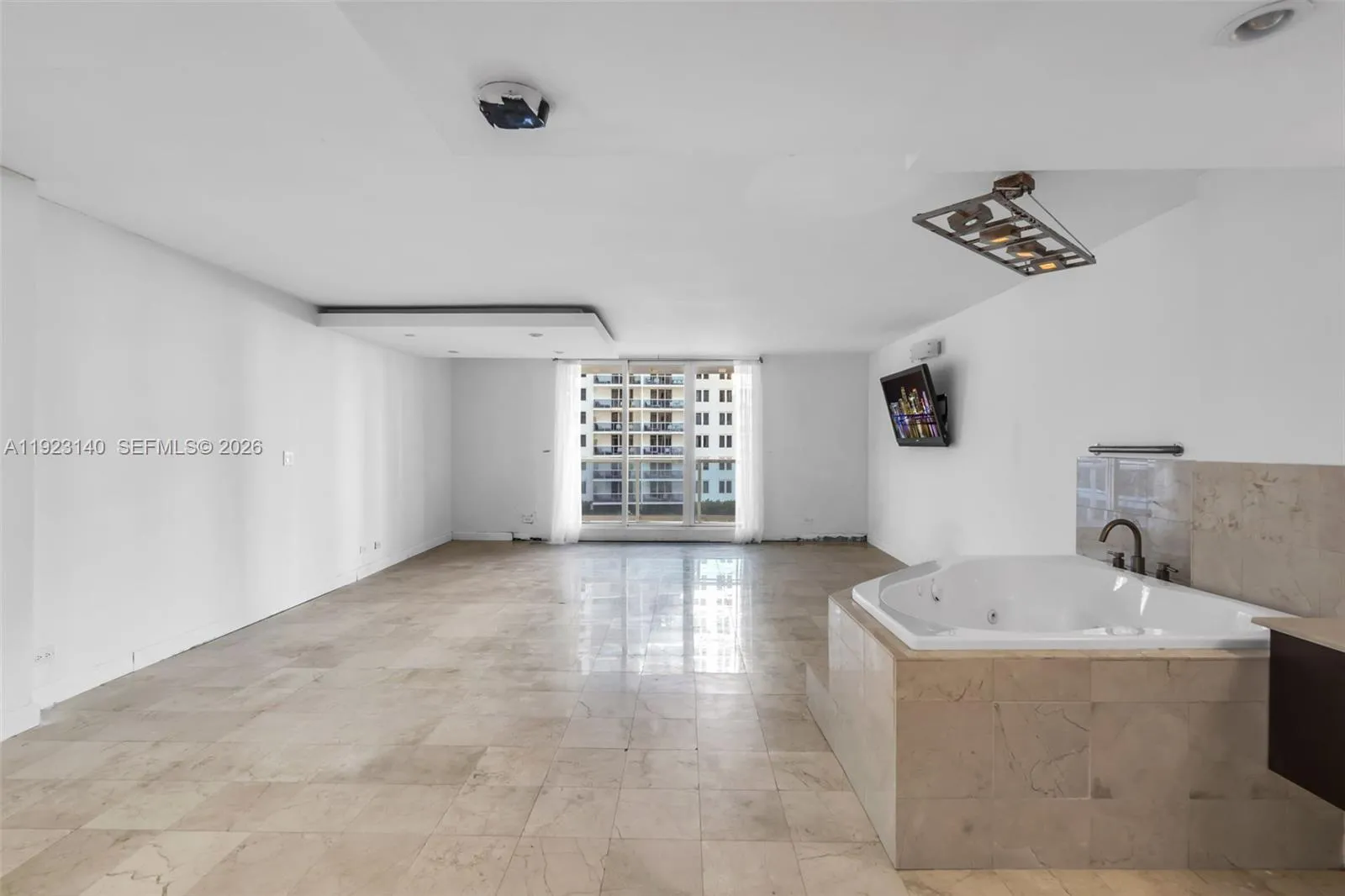 2301 Collins Ave # 621, Miami Beach FL 33139