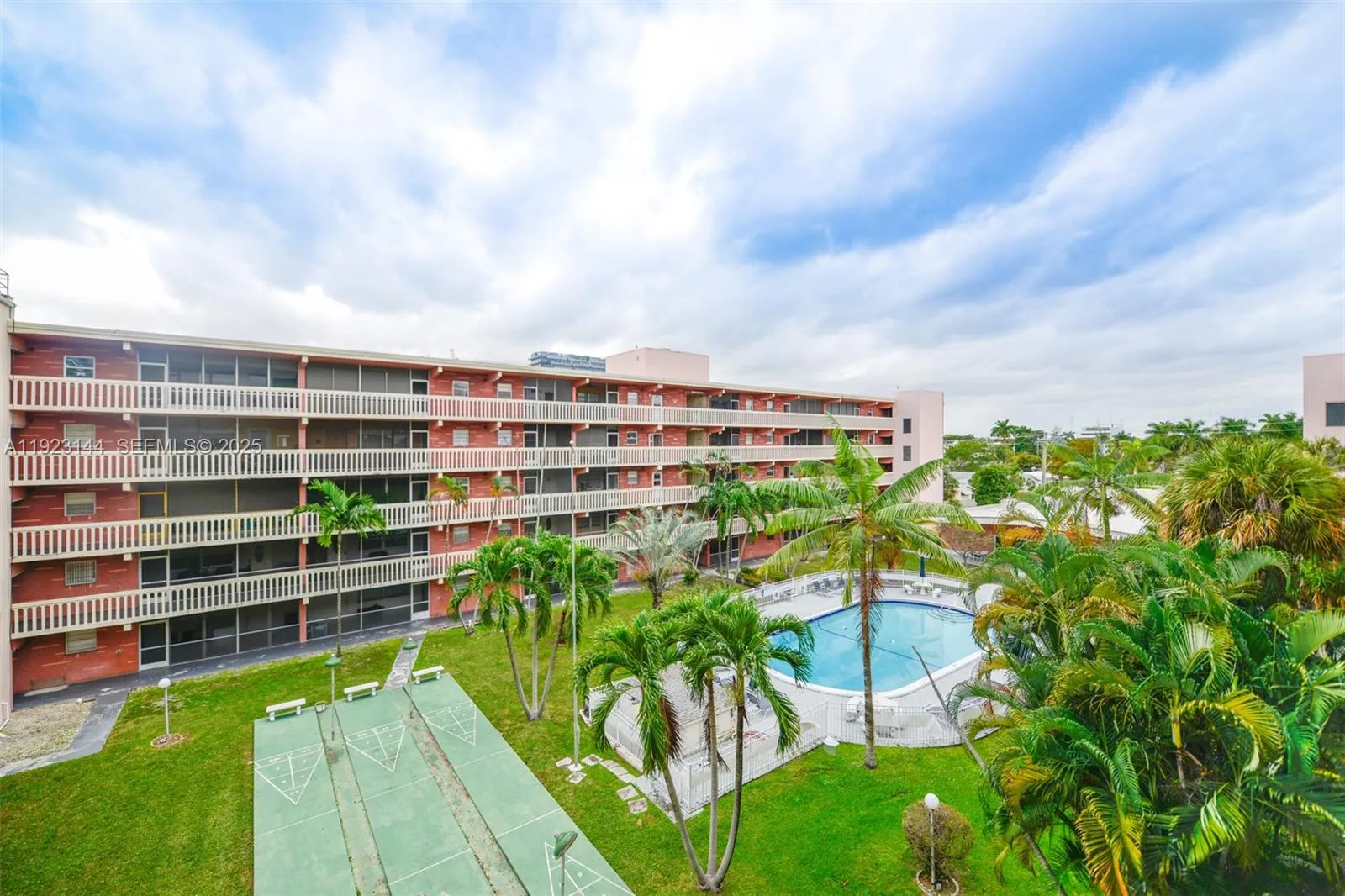 200 NE 12th Ave # 6D, Hallandale Beach FL 33009