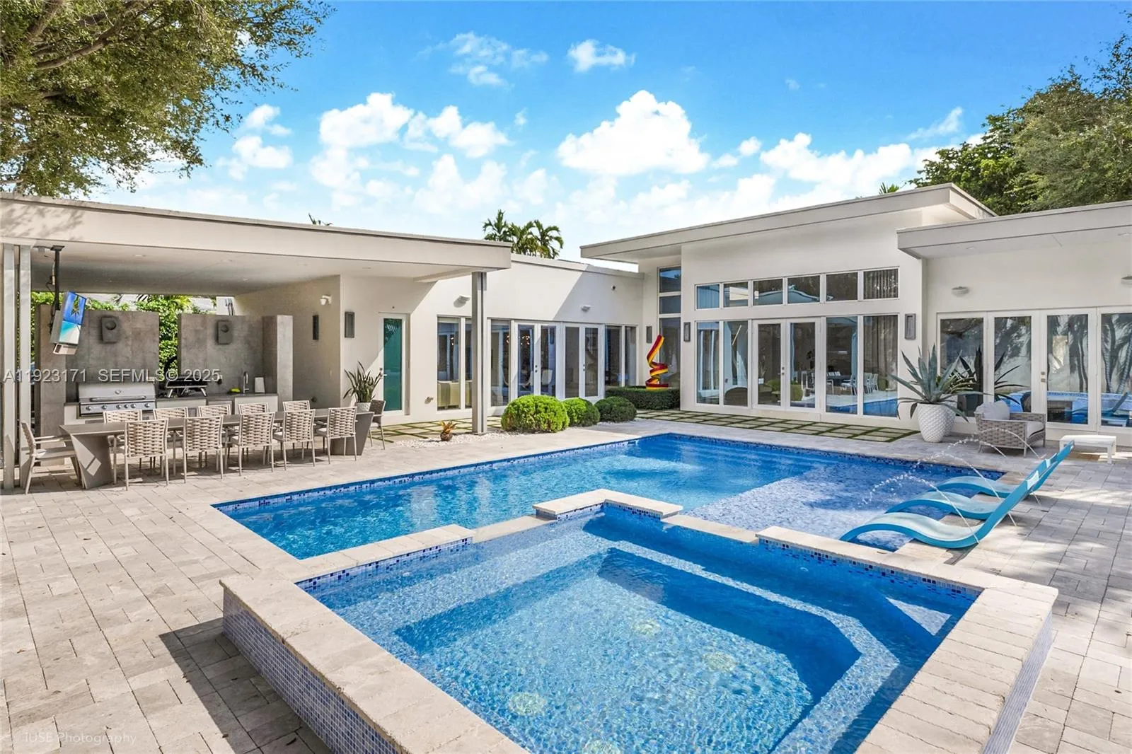 5 bedroom 5 bath for sale at 137 W Shore Dr W, Miami FL 33133