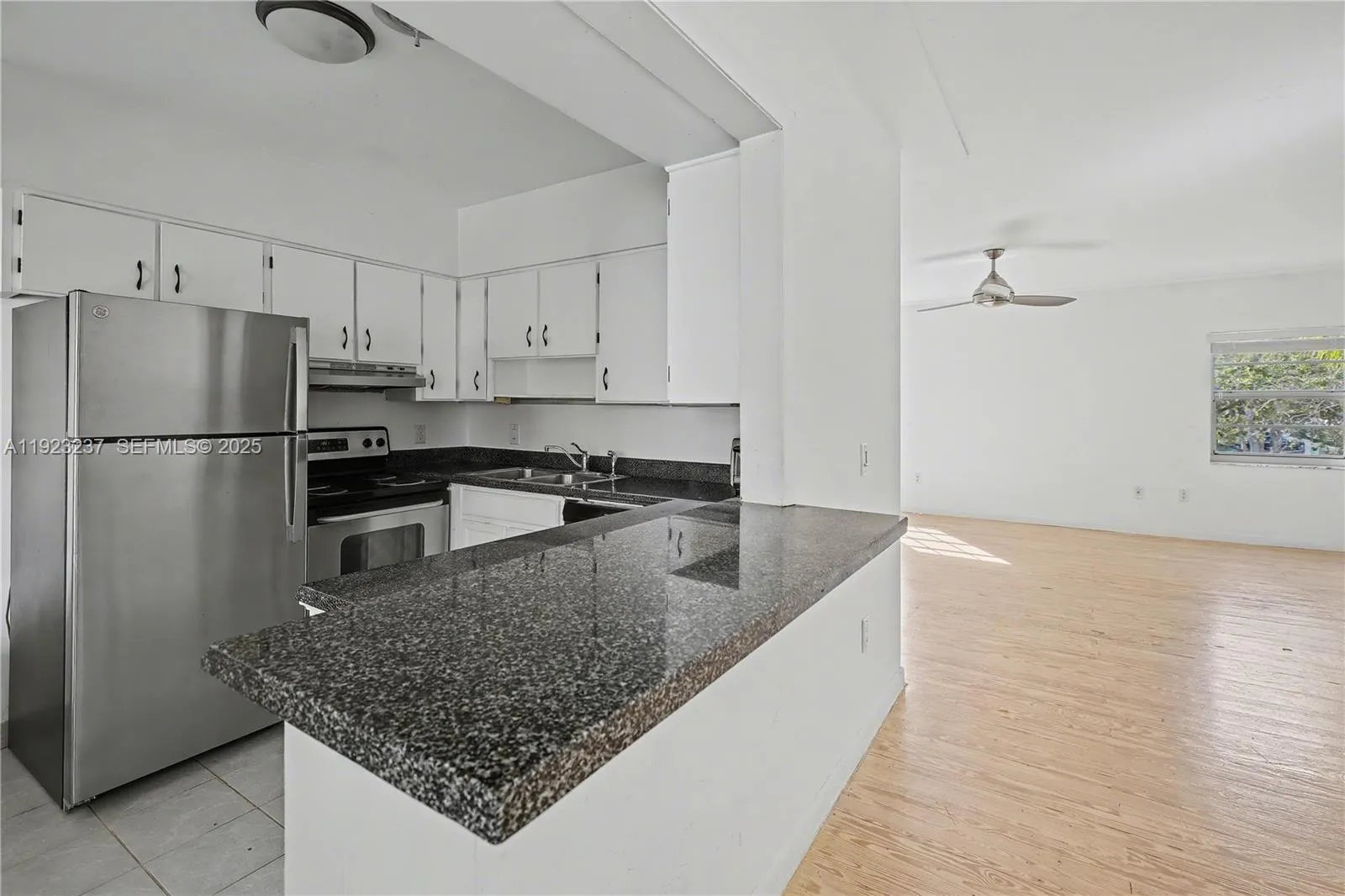 73 Edgewater Dr # 3, Coral Gables FL 33133