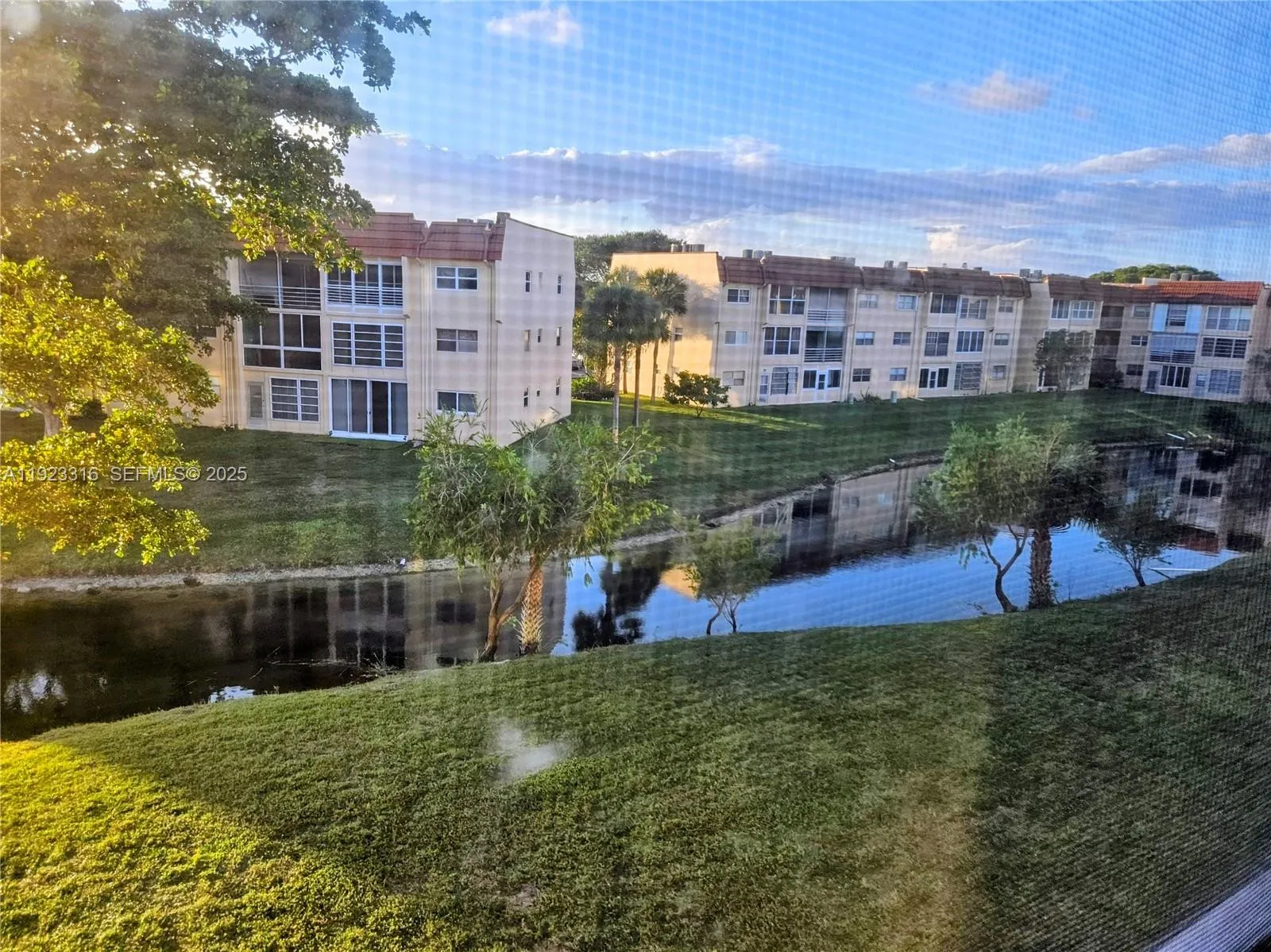 2 bedroom 2 bath for sale at 2701 N Pine Island Rd # 303, Sunrise FL 33322