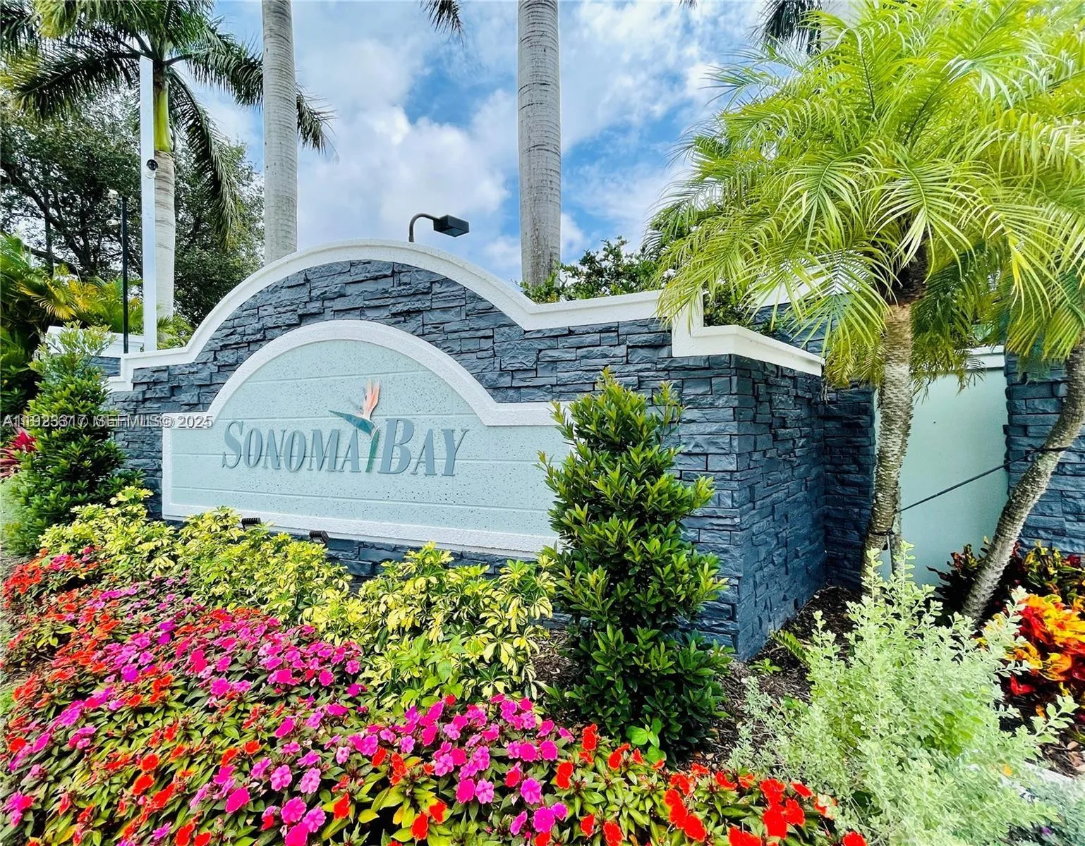2 bedroom 2 bath for sale at 1918 Alamanda Way, Riviera Beach FL 33404
