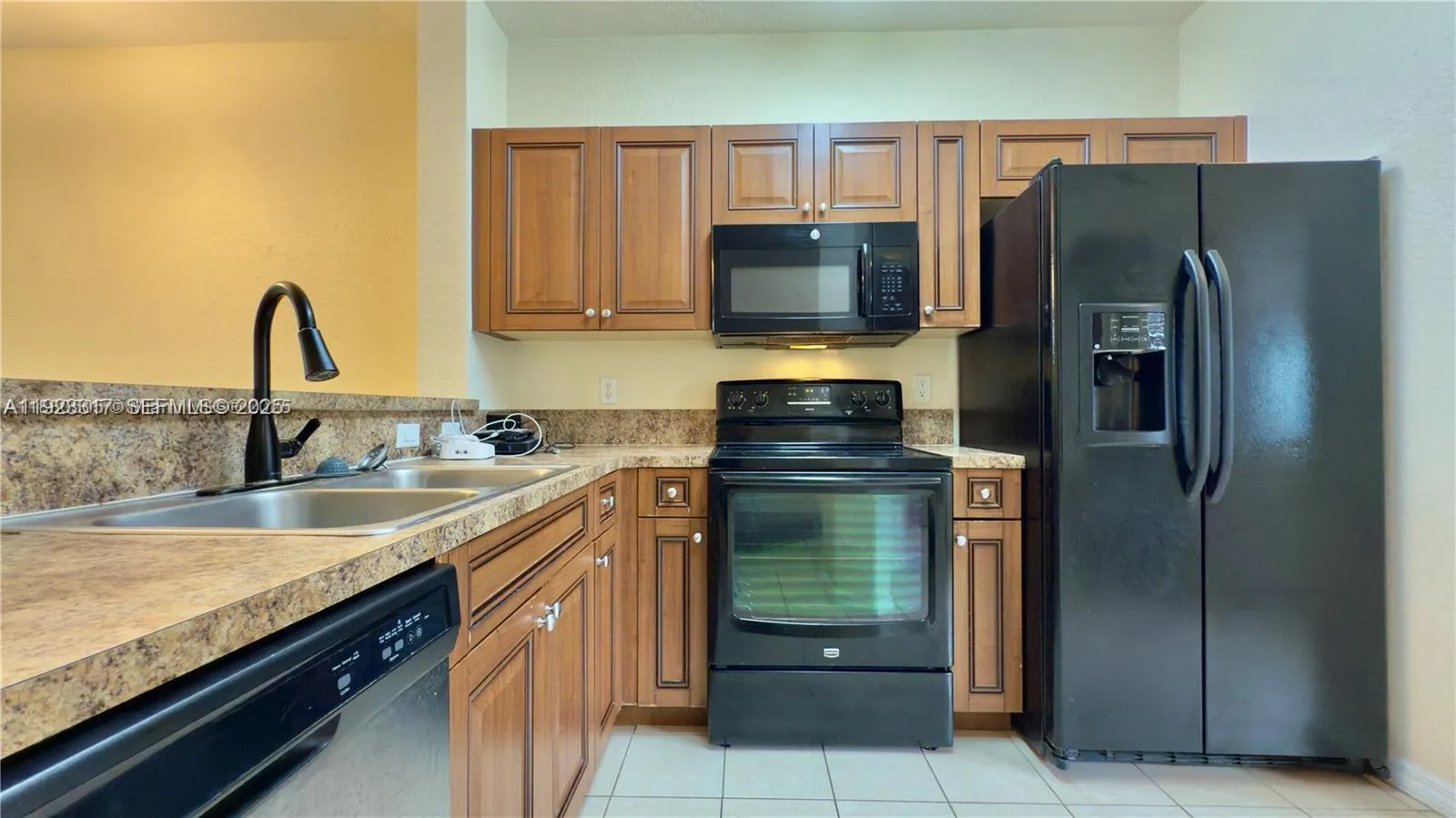 1918 Alamanda Way, Riviera Beach FL 33404