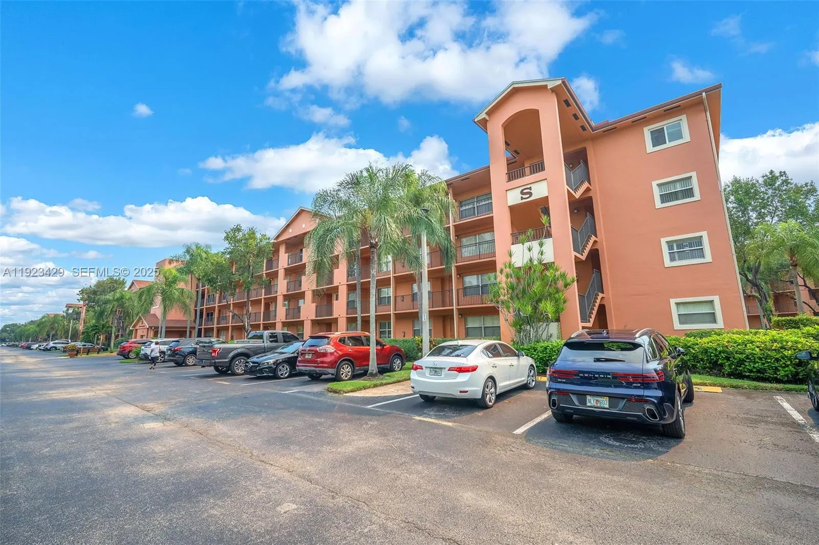 701 SW 142nd Ave # 414S, Pembroke Pines FL 33027
