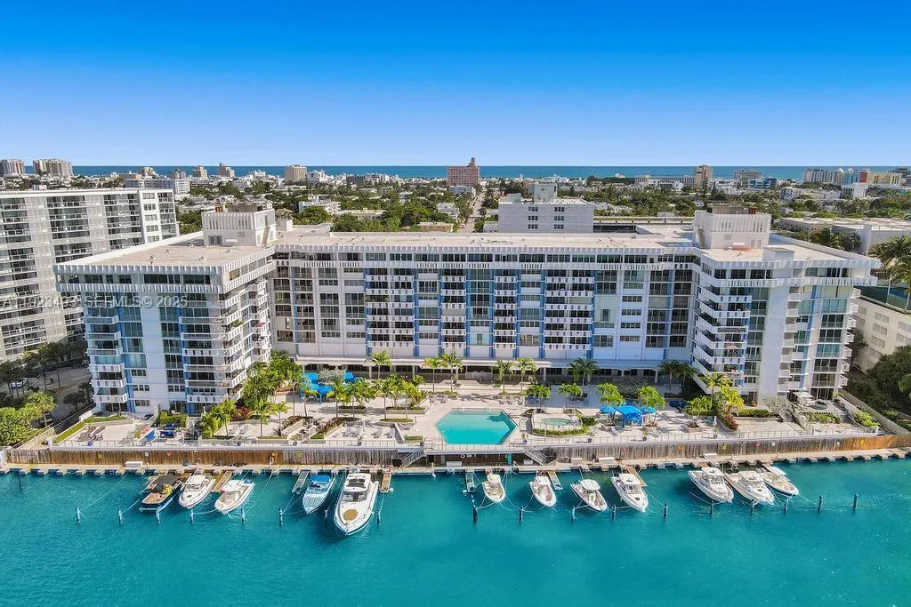 1 bedroom 1 bath for sale at 800 West Ave # 722, Miami Beach FL 33139