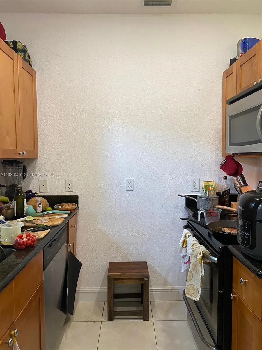 851 80th St, Miami Beach FL 33141