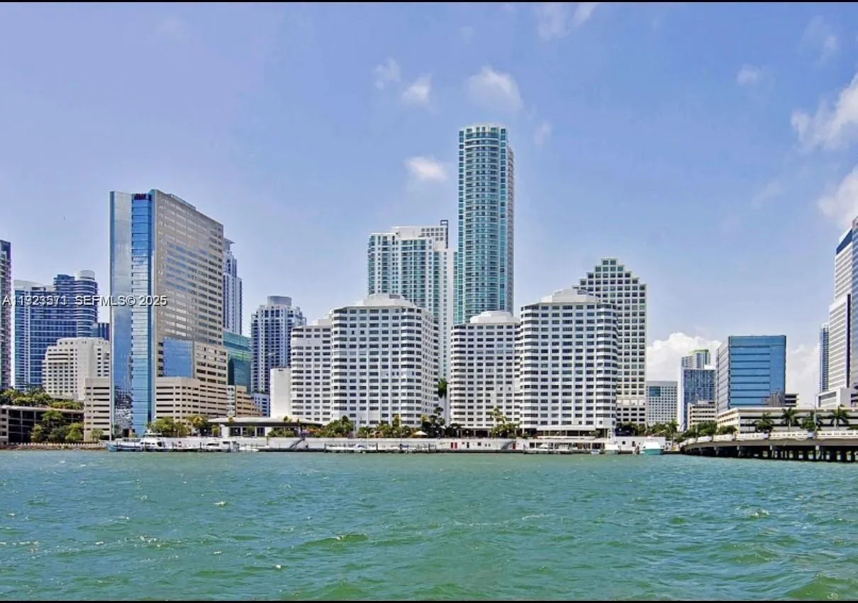 999 Brickell Bay Dr # 209, Miami FL 33131
