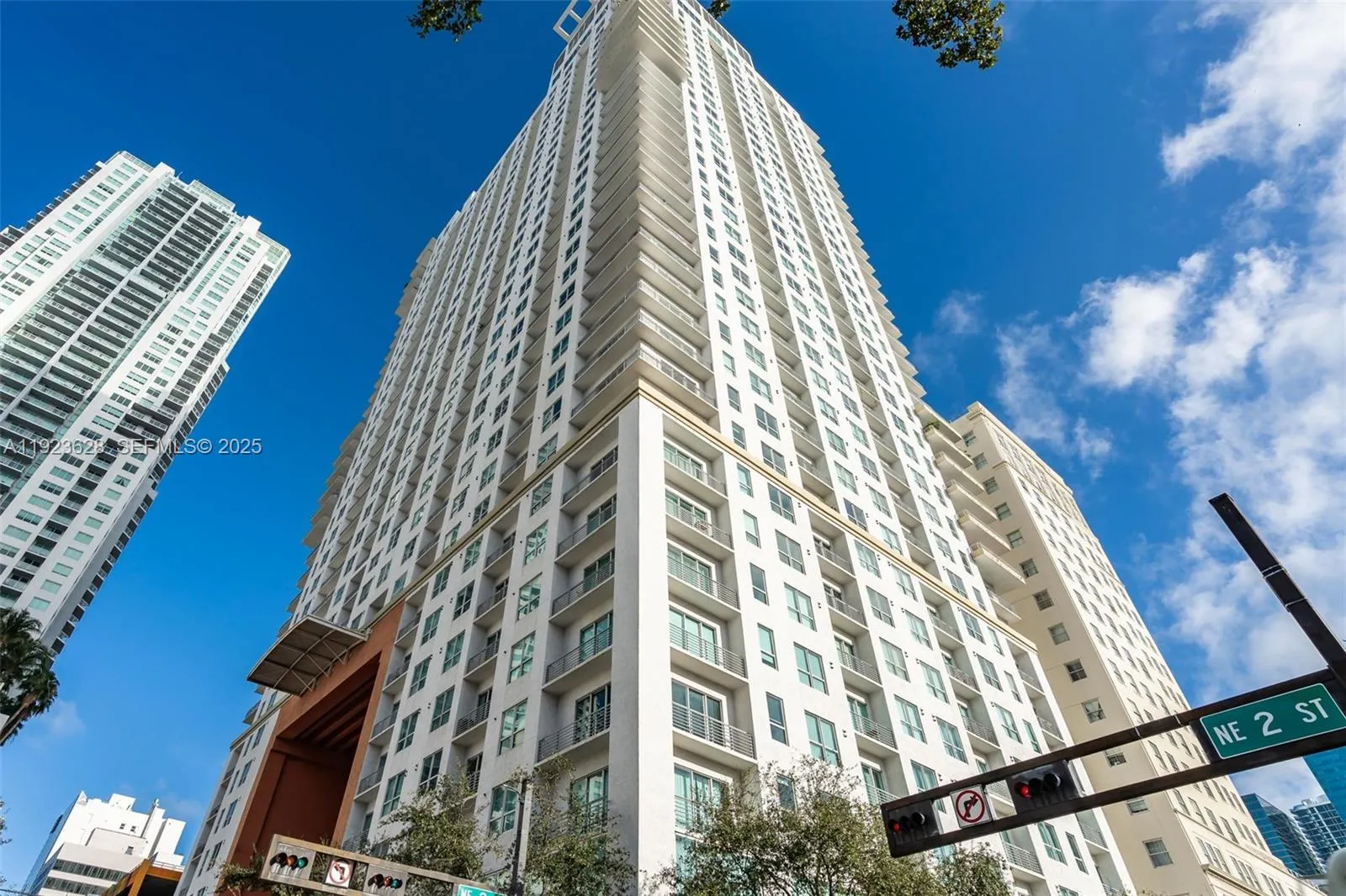 1 bedroom 1 bath for sale at 133 NE 2nd Ave # 3610, Miami FL 33132