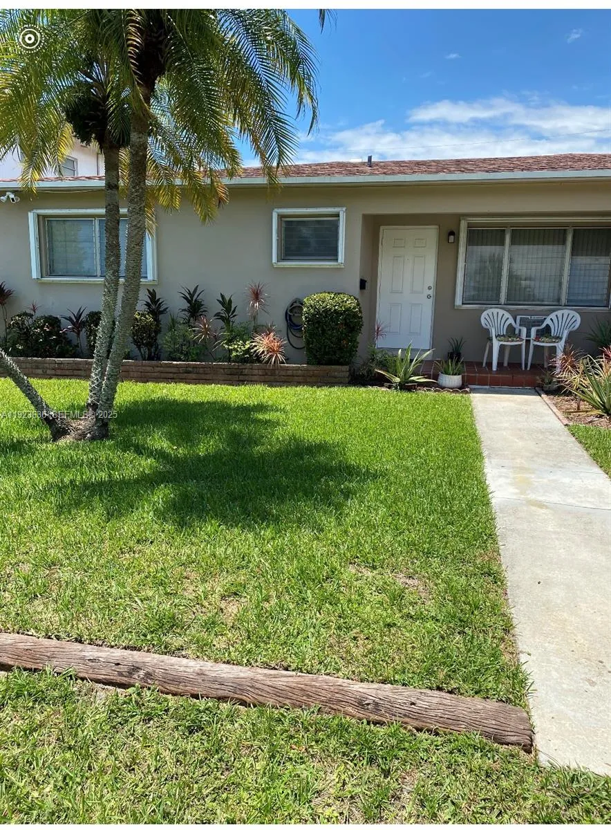1 bedroom 1 bath for rent at 1620 Liberty St, Hollywood FL 33020