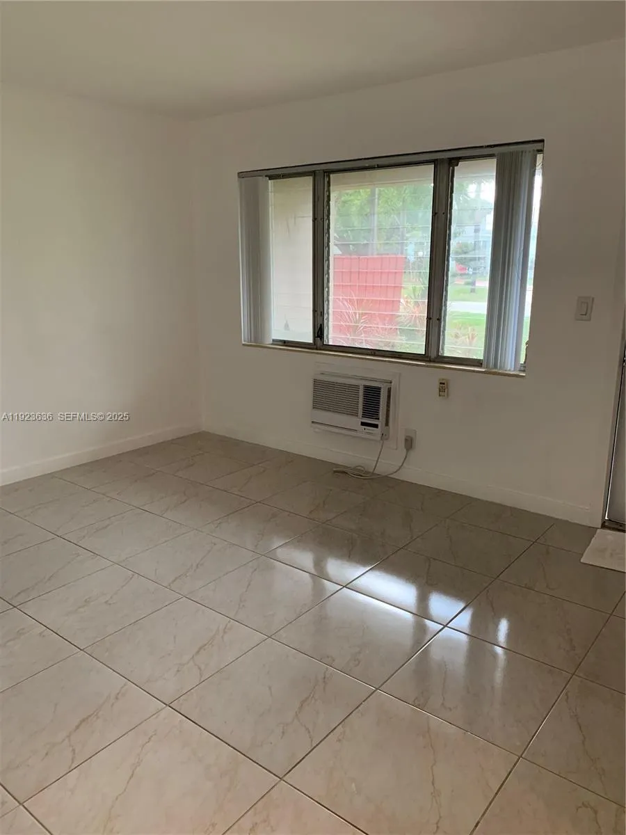 1620 Liberty St, Hollywood FL 33020
