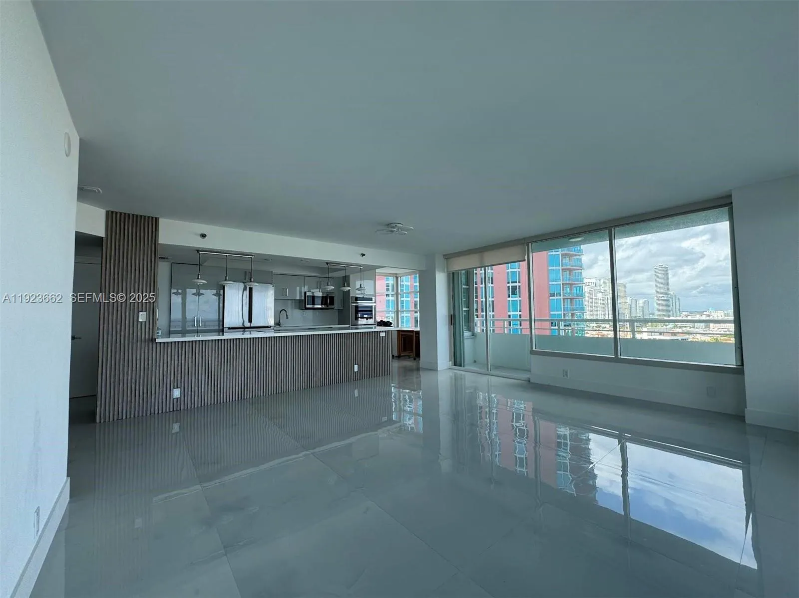 400 S Pointe Dr # 1610, Miami Beach FL 33139