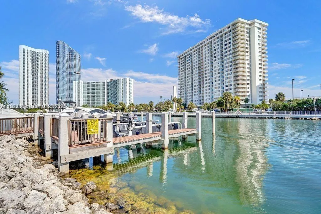 400 Kings Point Dr # 1522, Sunny Isles Beach FL 33160