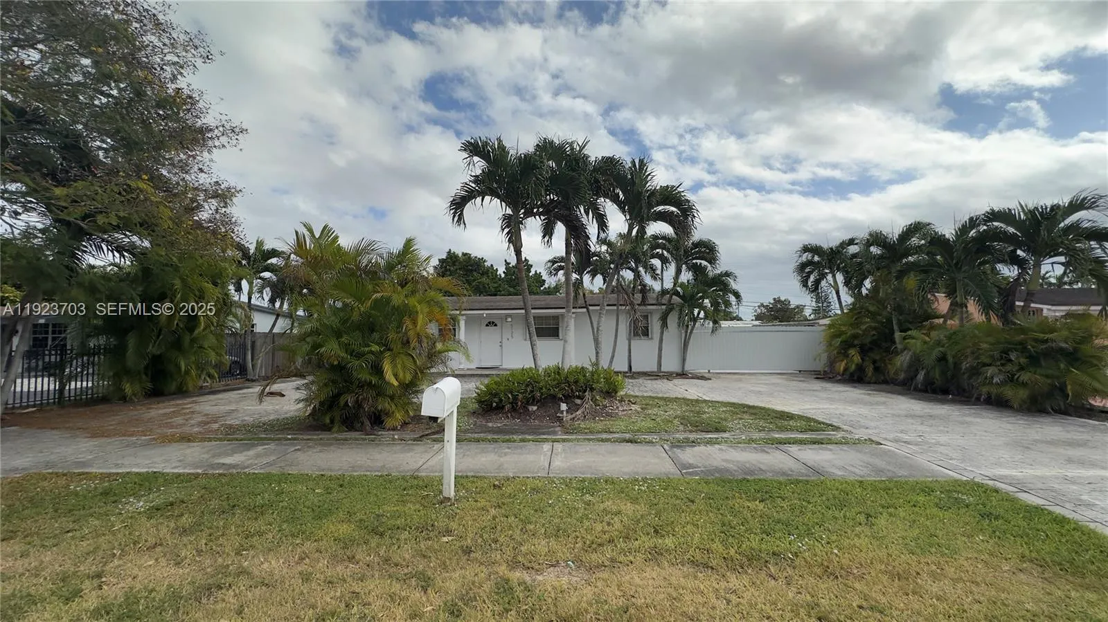 5125 SW 102nd Ave, Miami FL 33165