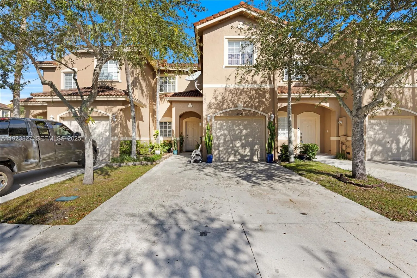 8525 SW 214th Ter, Cutler Bay FL 33189
