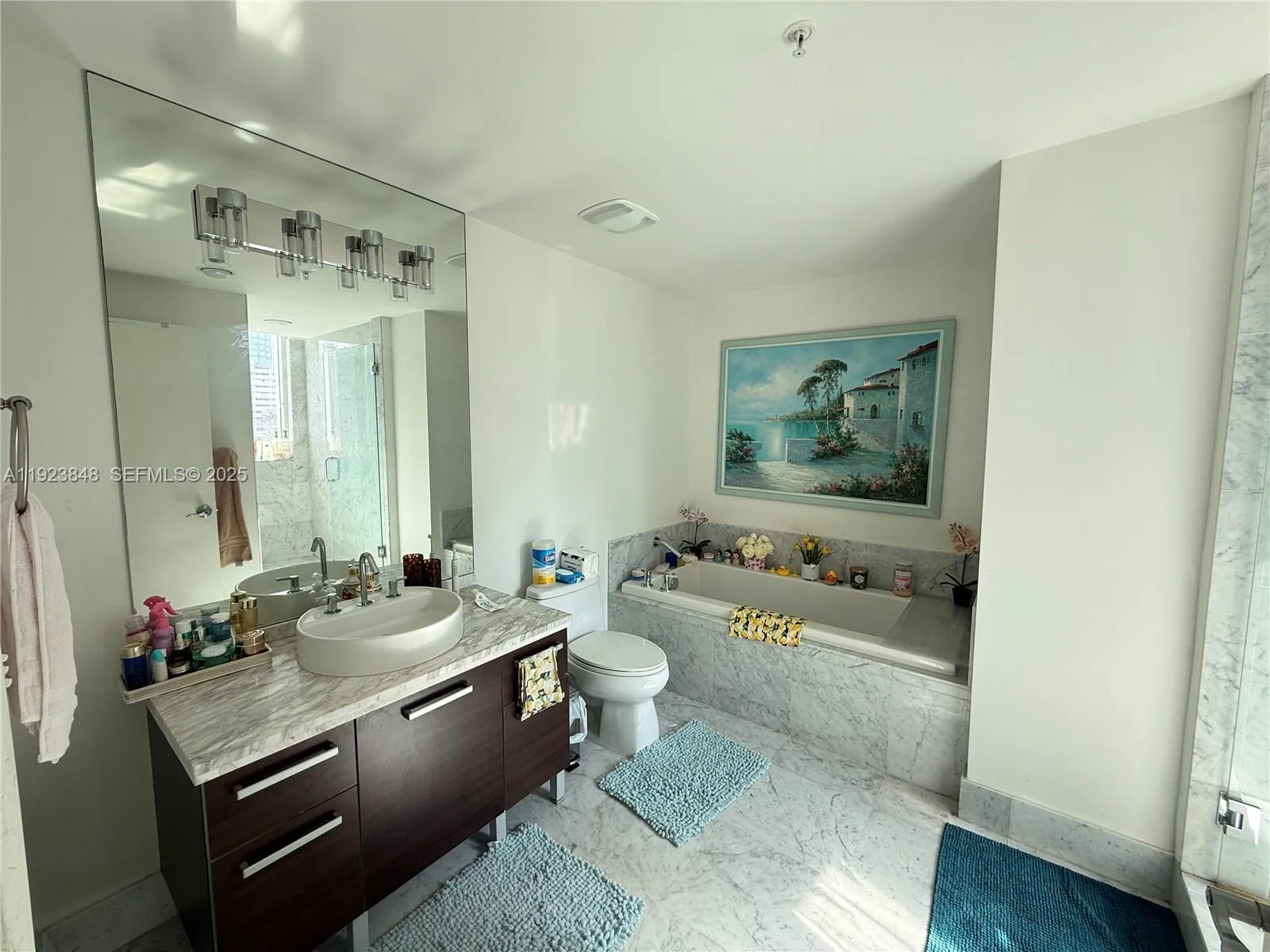 253 NE 2nd St # 908, Miami FL 33132