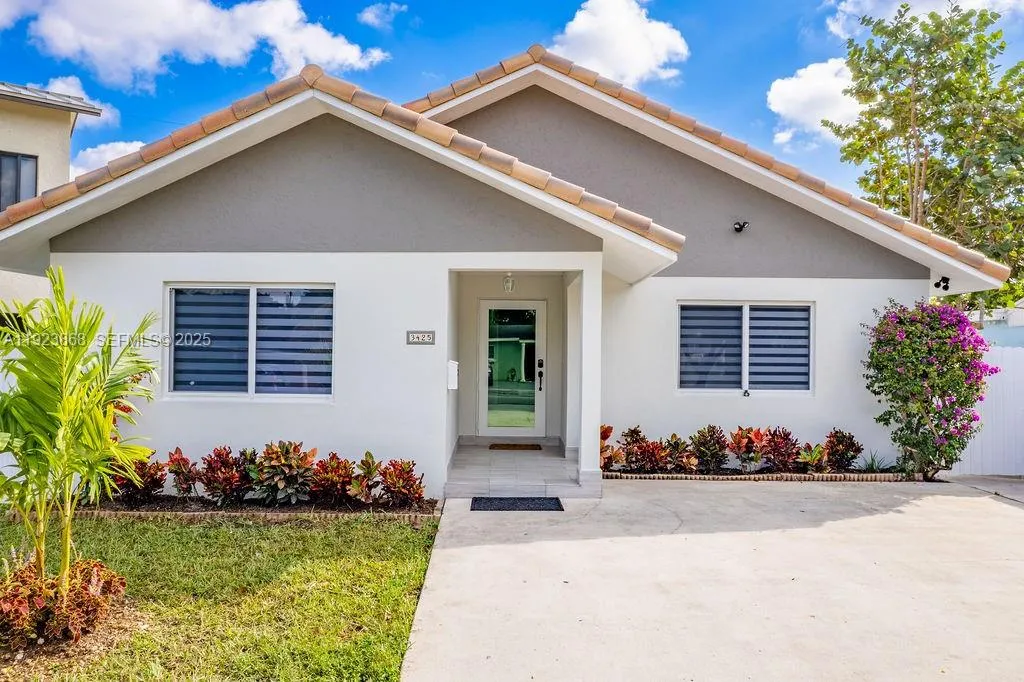3425 SW 69th Ave, Miami FL 33155