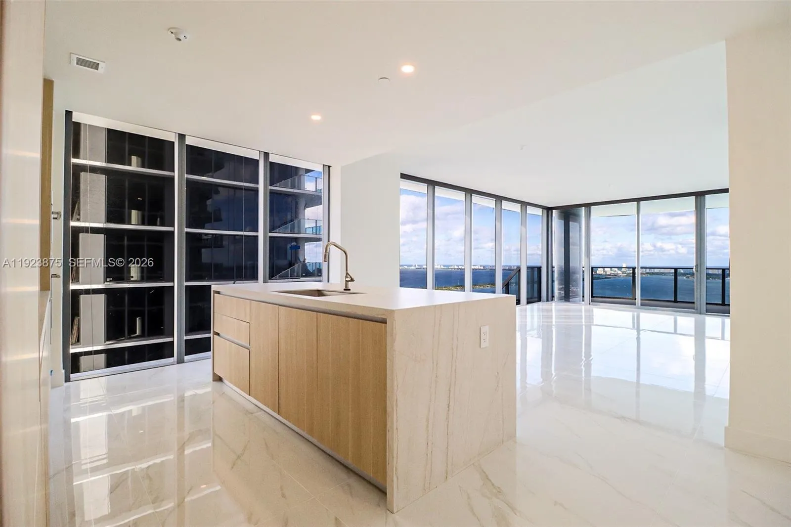 4 bedroom 5 bath for sale at 700 NE 24 st # 4201, Miami FL 33137