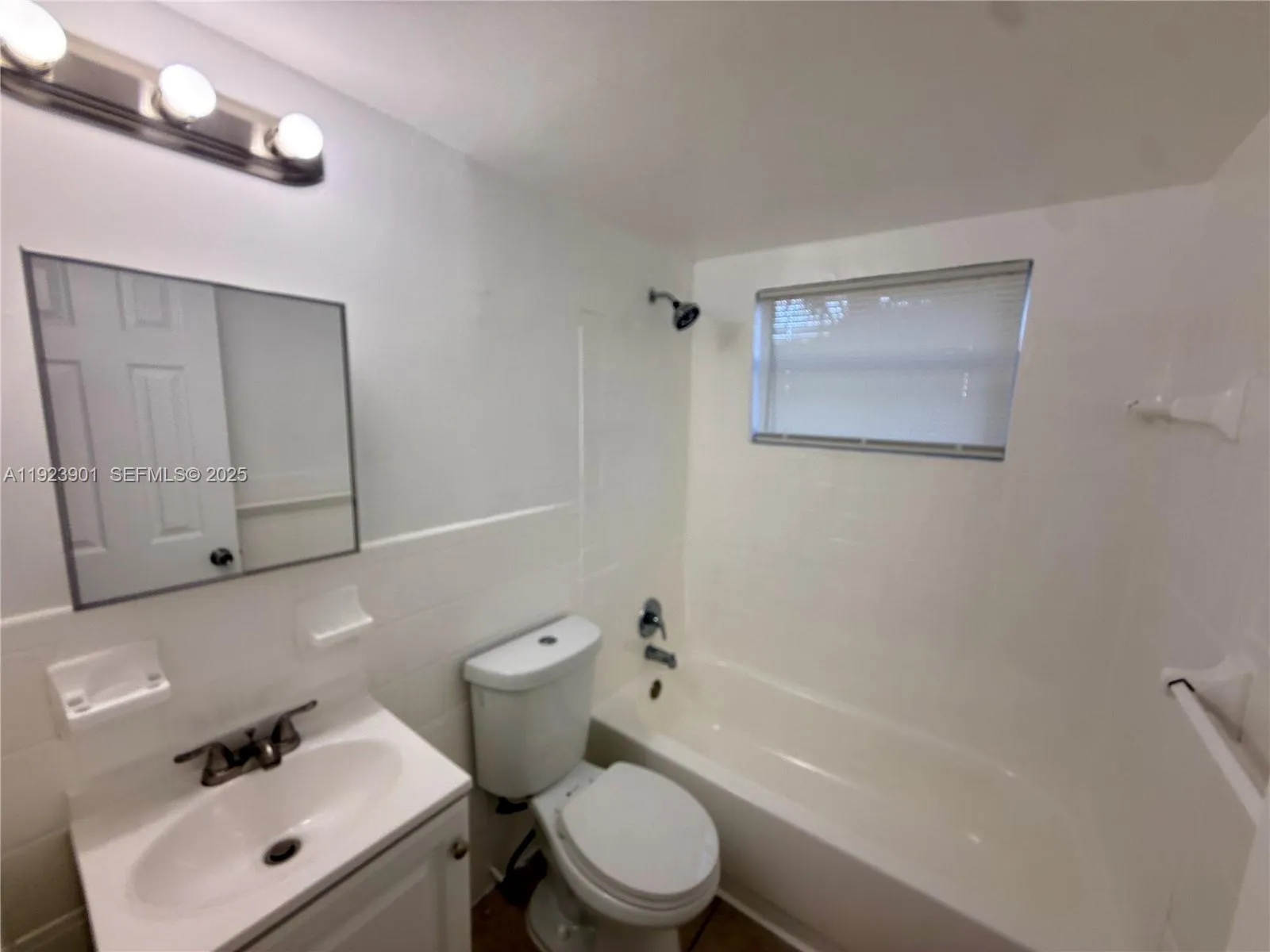 8262 NE 1st Ave, Miami FL 33138