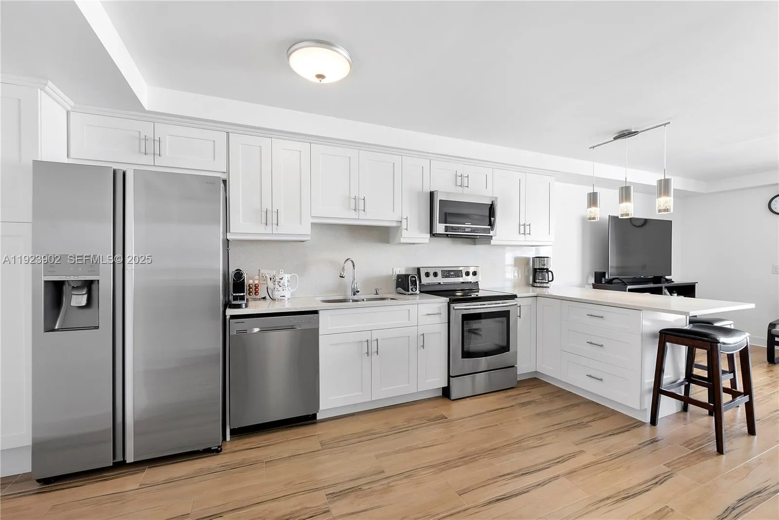 1800 Collins Ave # 11B, Miami Beach FL 33139