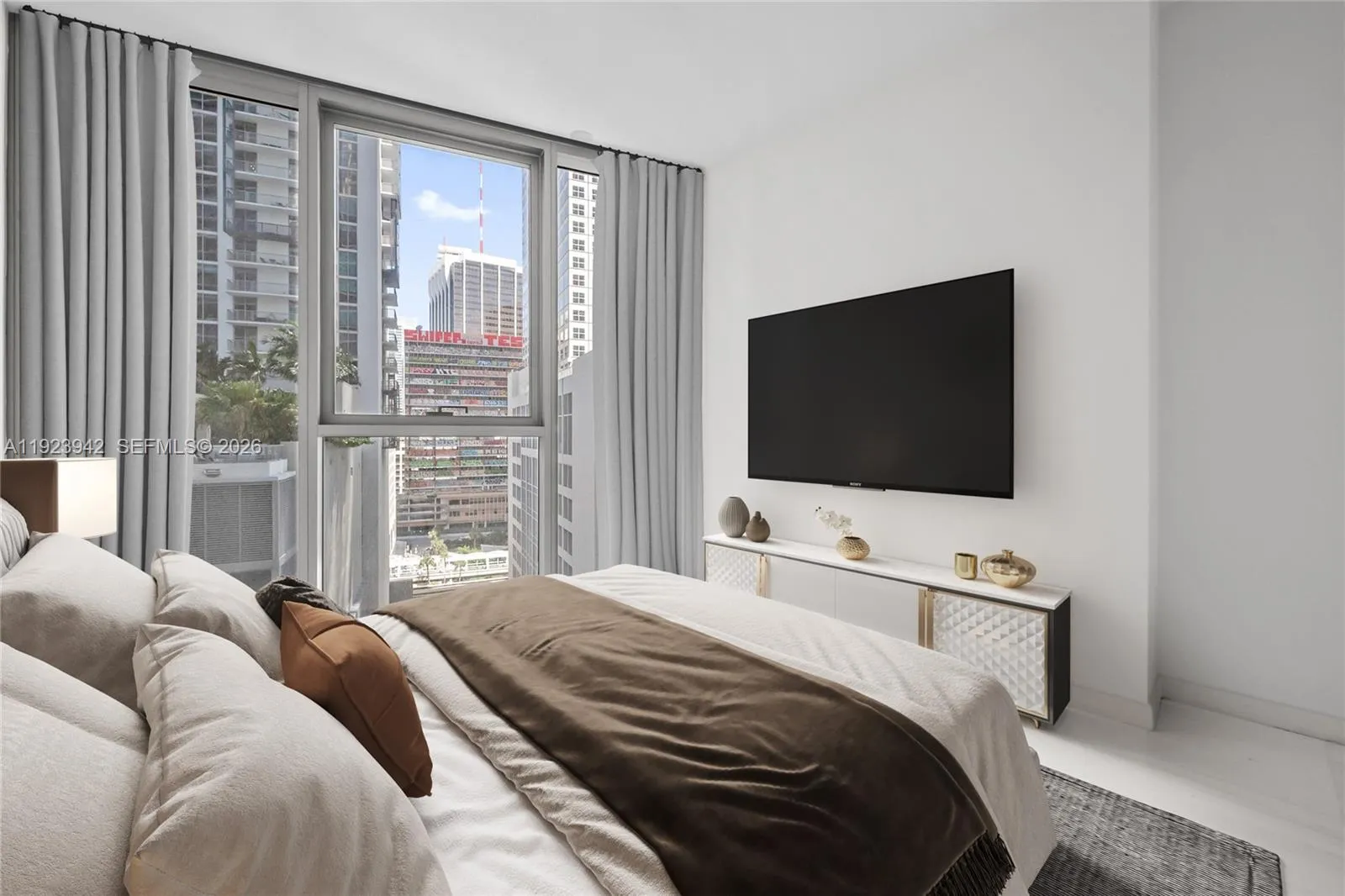 300 Biscayne Boulevard Way # 1106E, Miami FL 33131