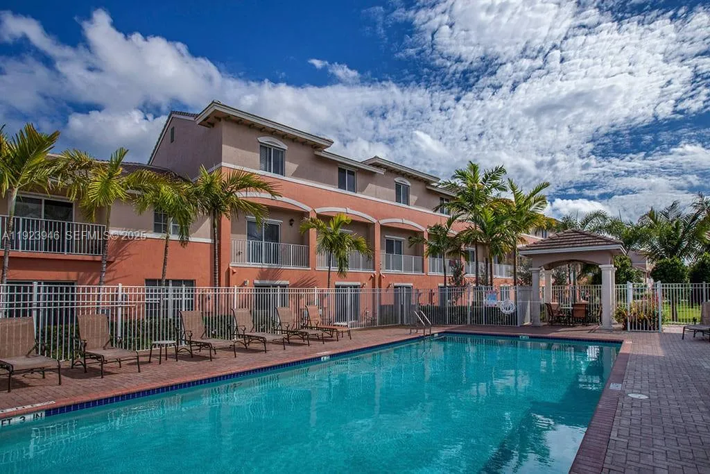 3 bedroom 3 bath for sale at 1826 NE 5th St # 1405, Boynton Beach FL 33435