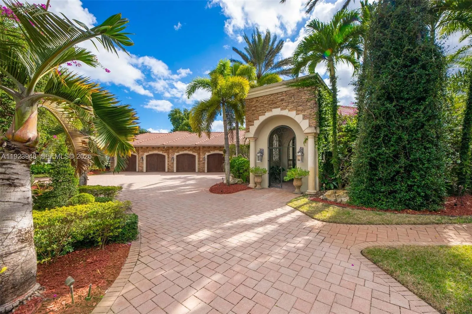 16740 Berkshire Ct, Southwest Ranches FL 33331