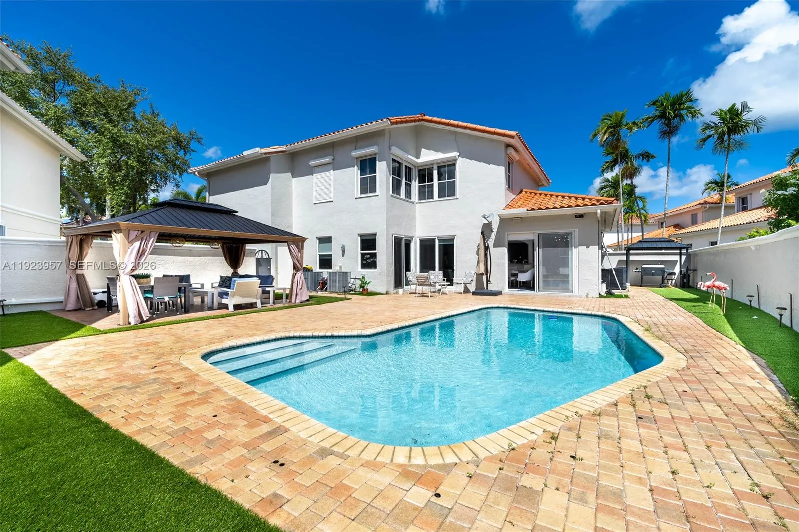 5 bedroom 3 bath for sale at 1547 Mariner Way, Hollywood FL 33019