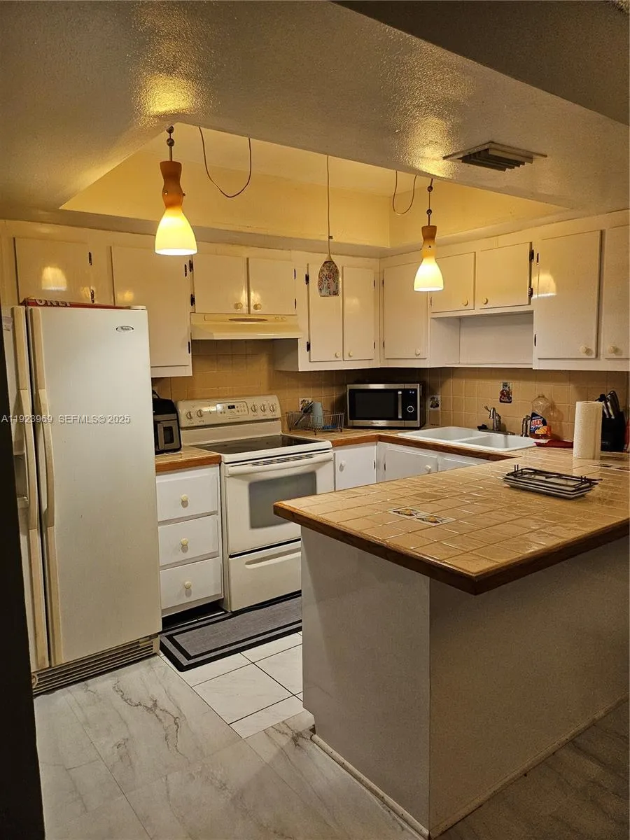 43 Spinning Wheel Ln # 43, Tamarac FL 33319