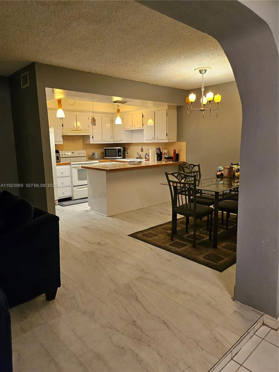 43 Spinning Wheel Ln # 43, Tamarac FL 33319