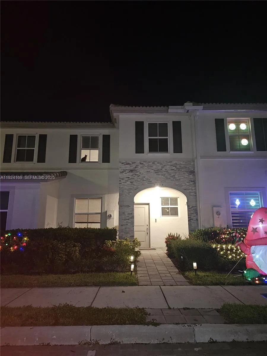 2637 SE 17th St, Homestead FL 33035