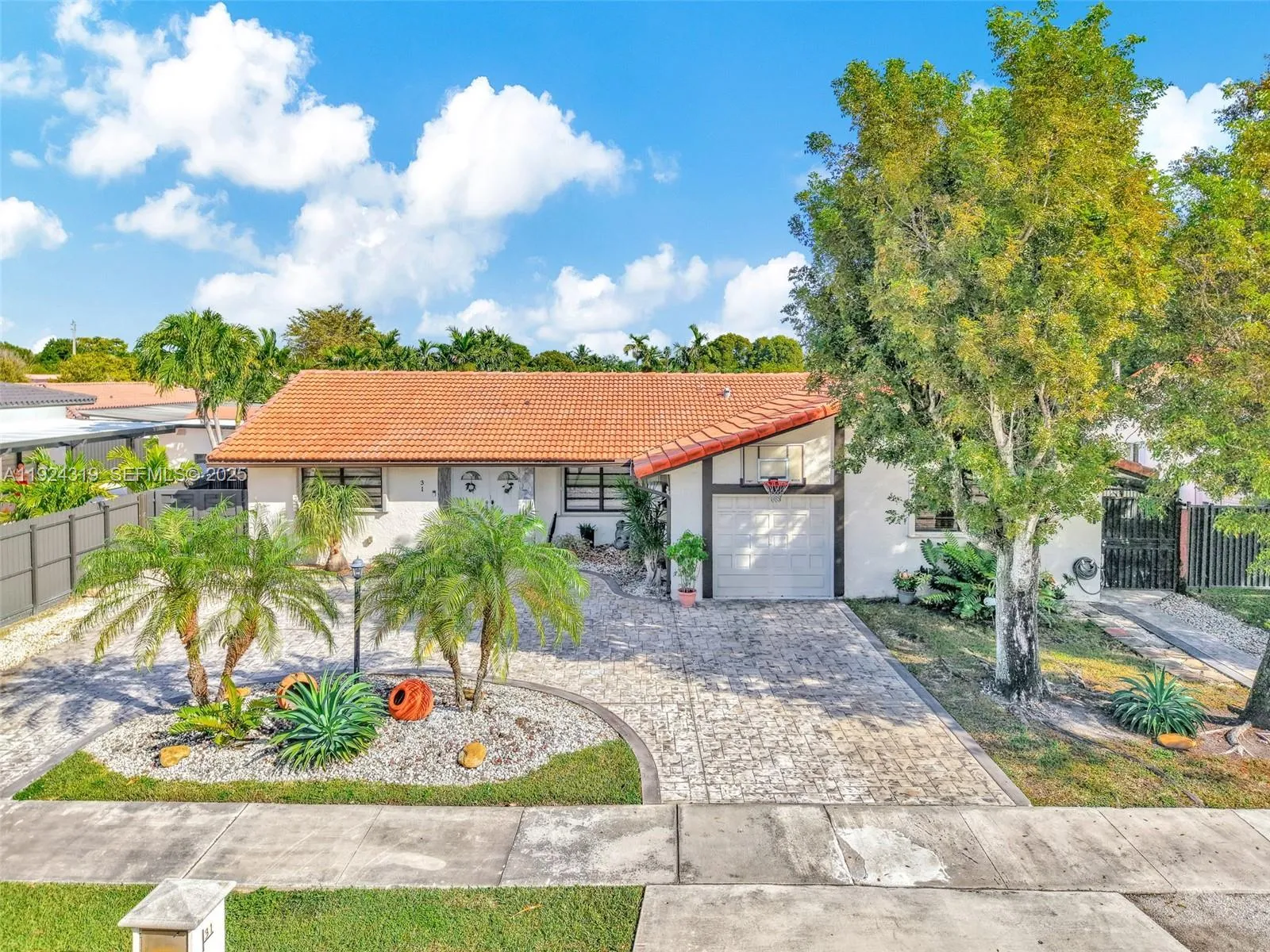 31 NW 133rd Pl, Miami FL 33182