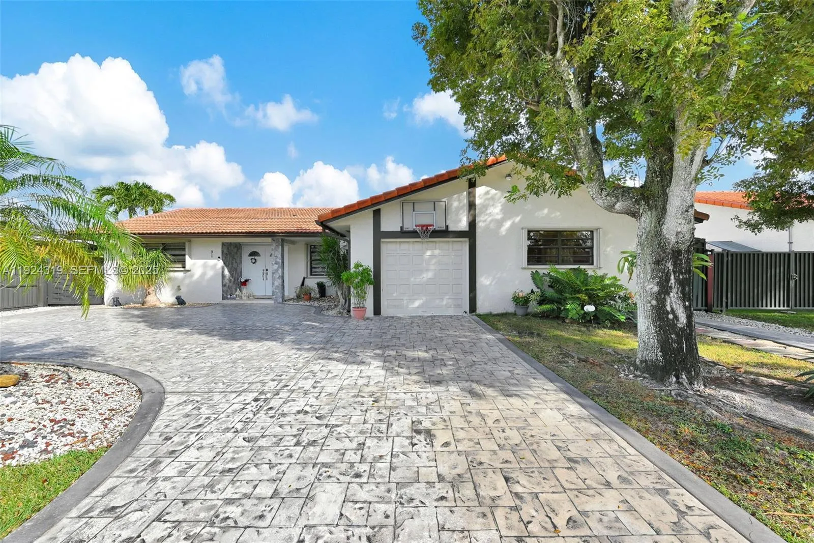 31 NW 133rd Pl, Miami FL 33182