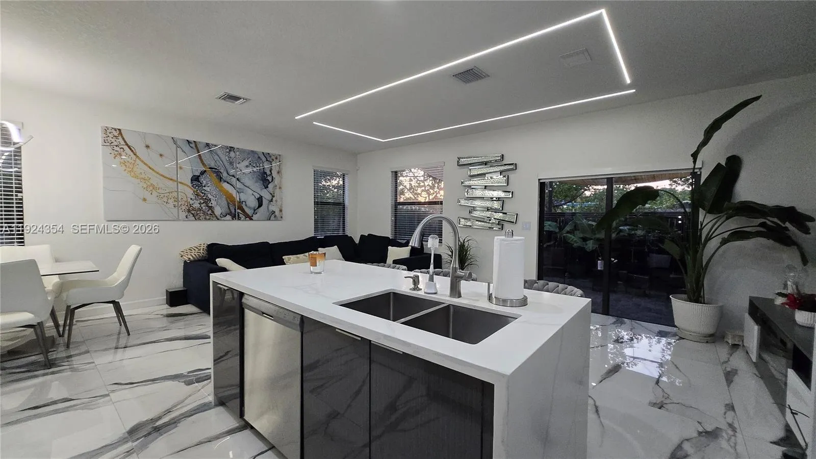 21380 NE 2nd Ct, Miami FL 33179