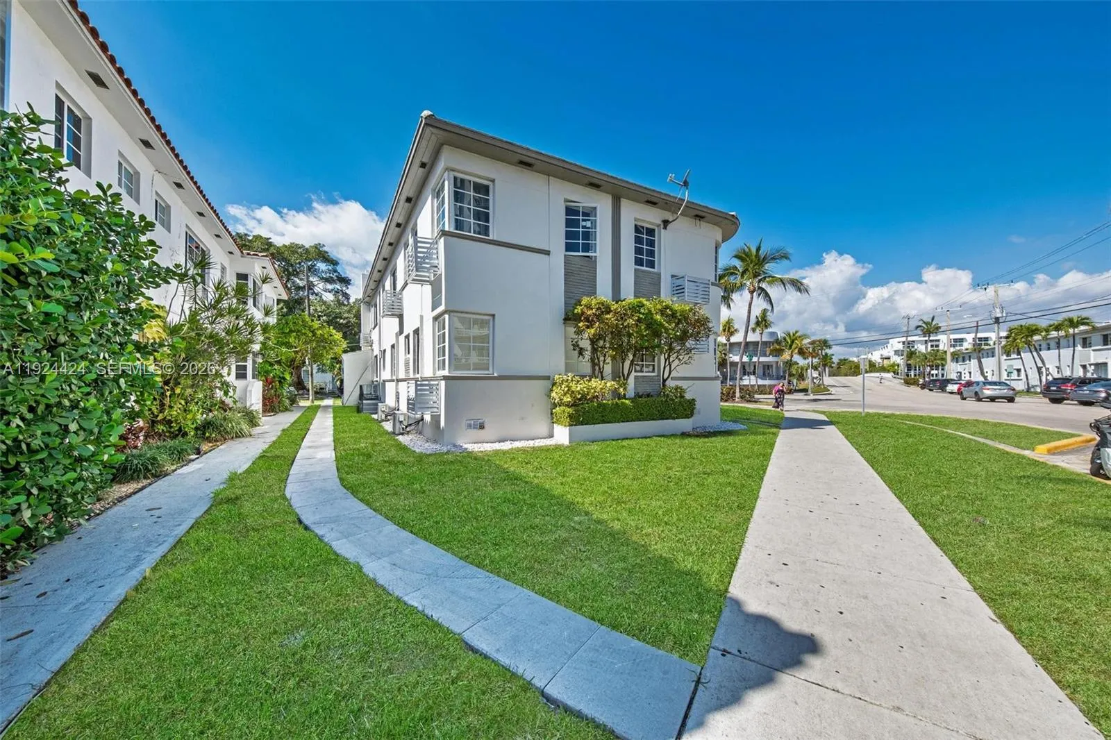 7124 Bay Dr, Miami Beach FL 33141