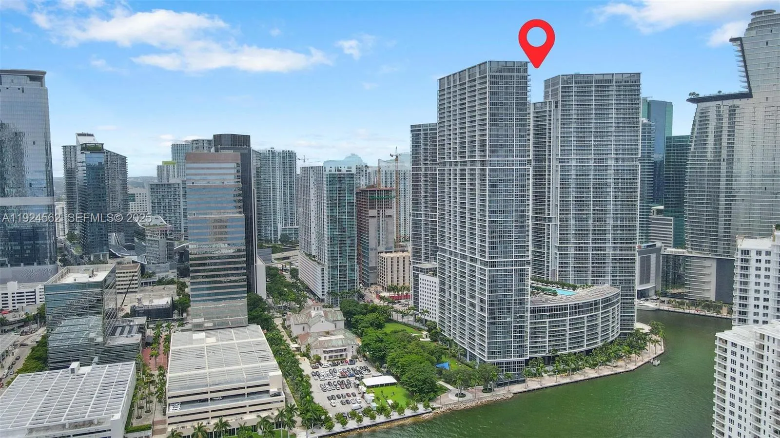 3 bedroom 2 bath for sale at 495 Brickell Ave # 501, Miami FL 33131