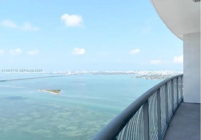 1 bedroom 1 bath for sale at 1750 N Bayshore Dr # 5105, Miami FL 33132