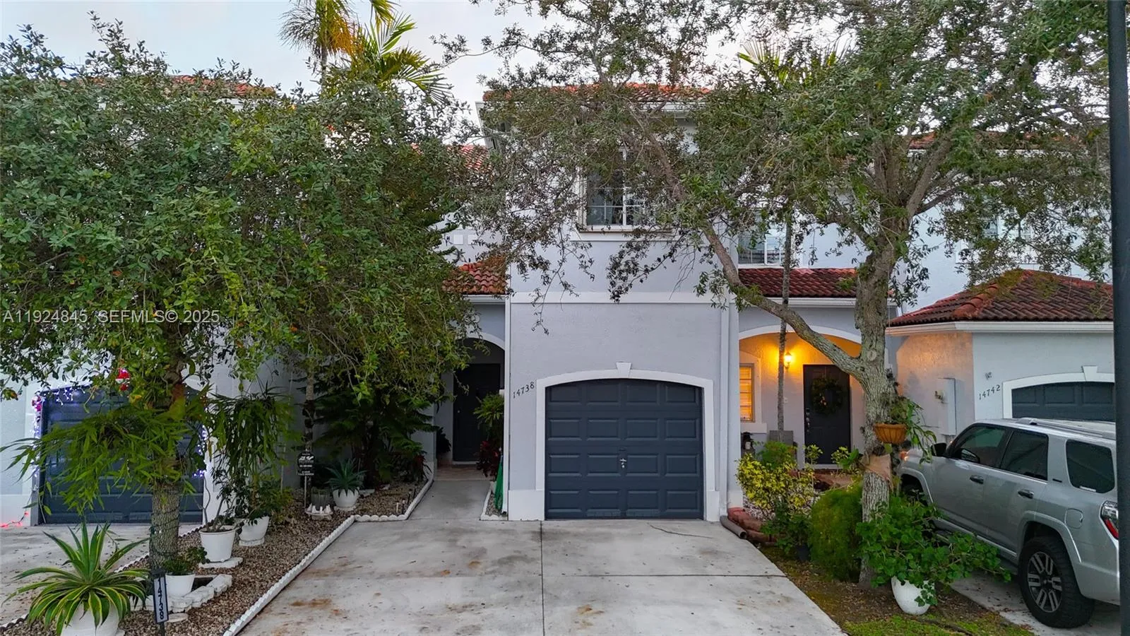 3 bedroom 2 bath for sale at 14738 SW 9th Ln, Miami FL 33194