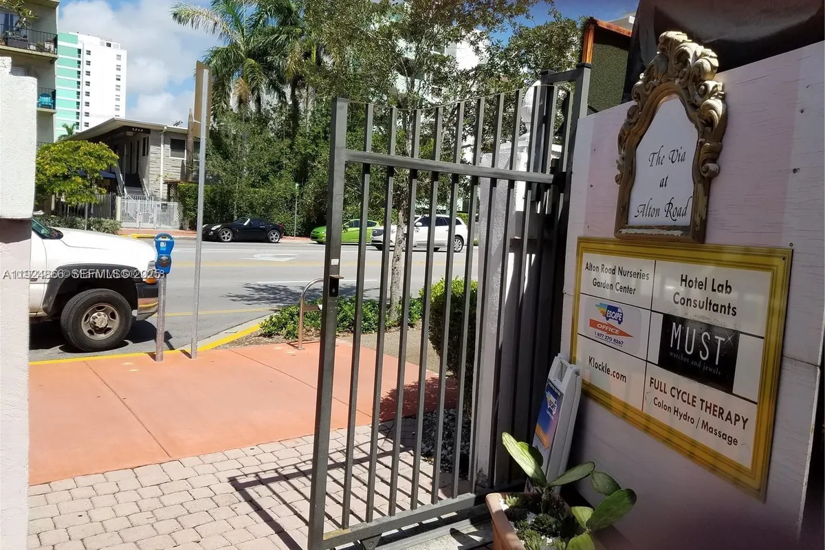 1239 Alton Rd, Miami Beach FL 33139