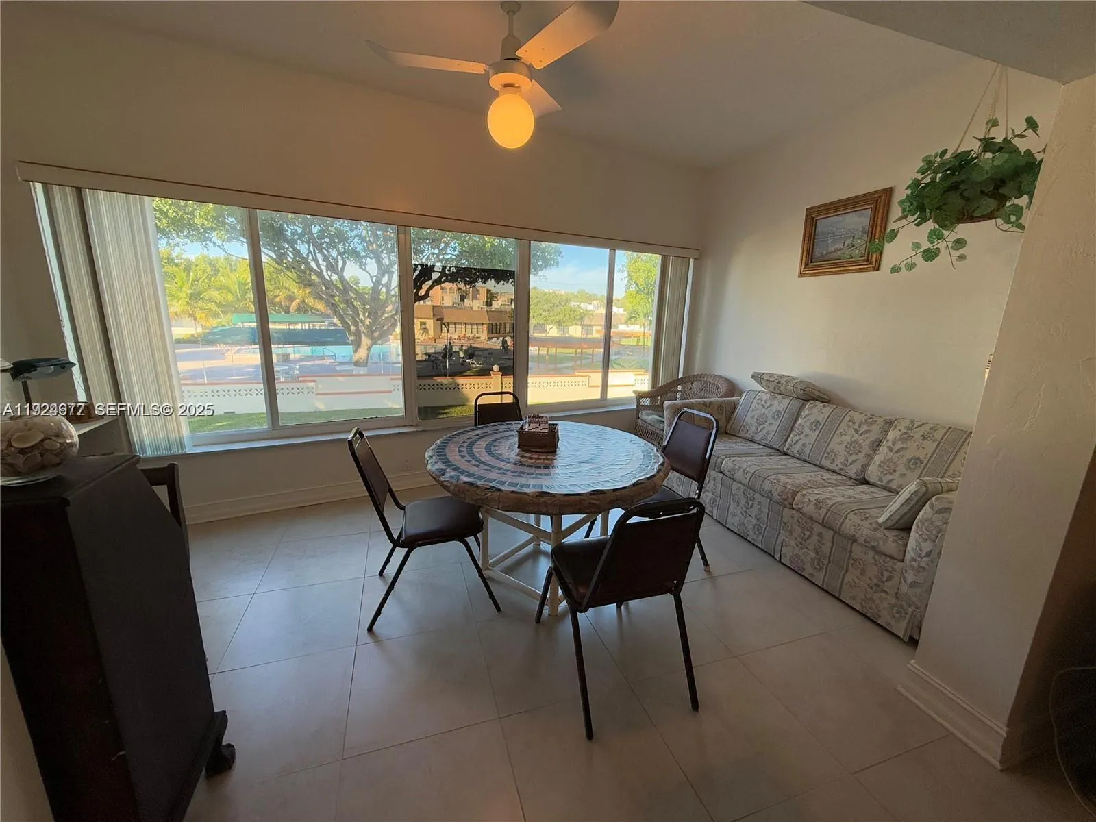 4270 NW 40th St # 202, Lauderdale Lakes FL 33319