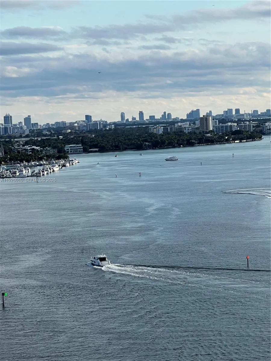 1 bedroom 1 bath for sale at 300 Bayview Dr # 211, Sunny Isles Beach FL 33160