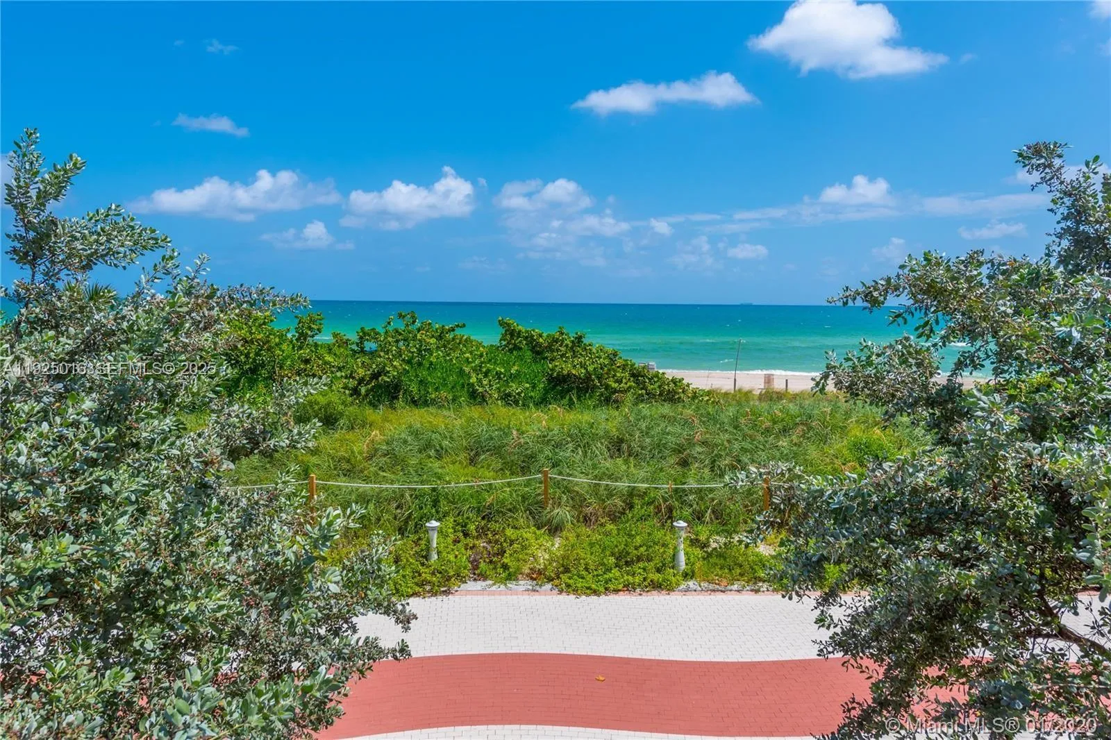 2 bedroom 2 bath for sale at 5555 Collins Ave # 7T, Miami Beach FL 33140