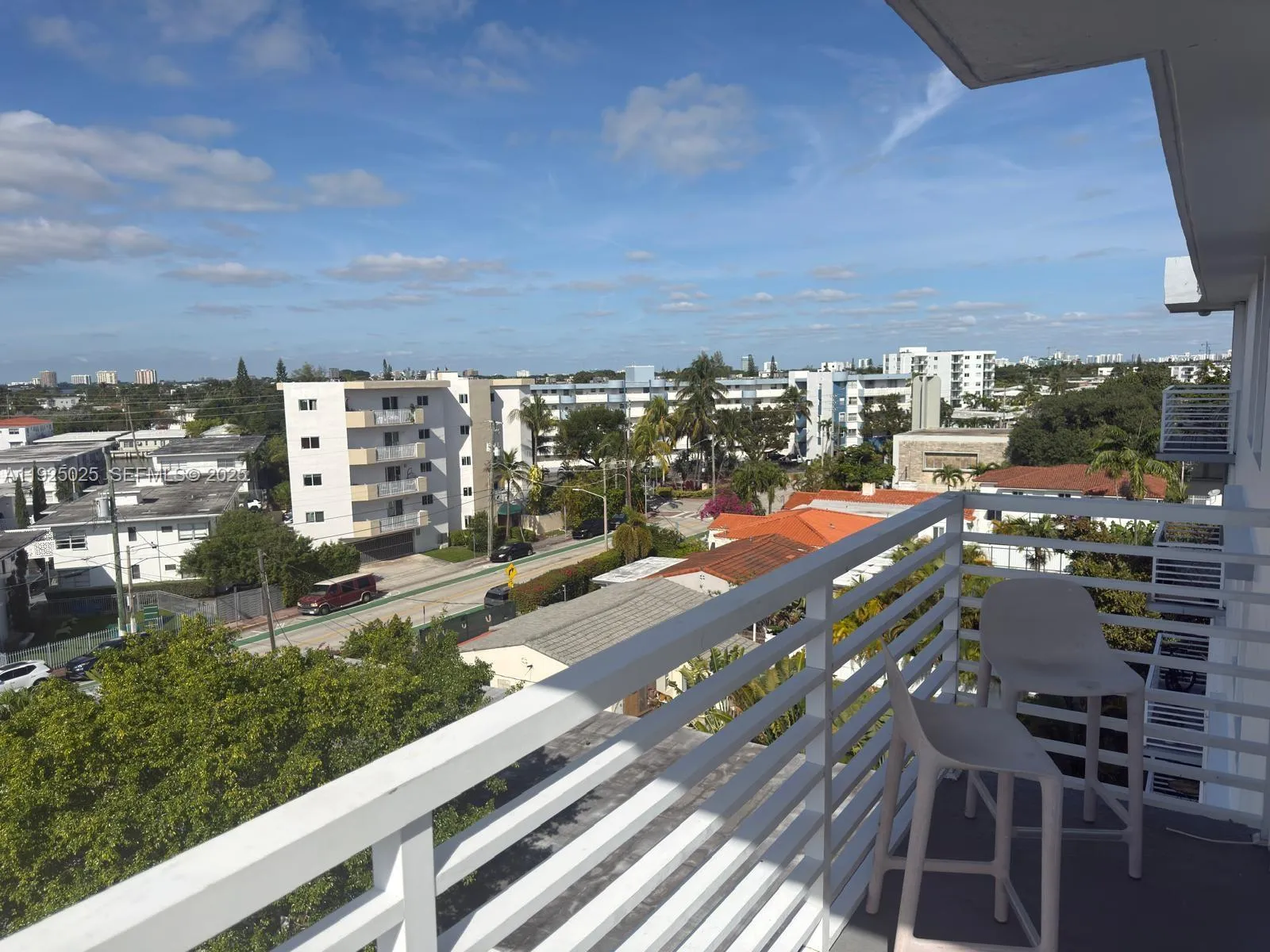 1 bedroom 1 bath for sale at 7800 carlyle Ave. # 6C, Miami Beach FL 33141
