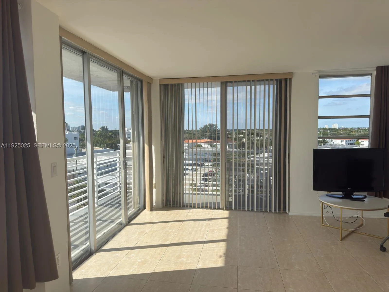 7800 carlyle Ave. # 6C, Miami Beach FL 33141