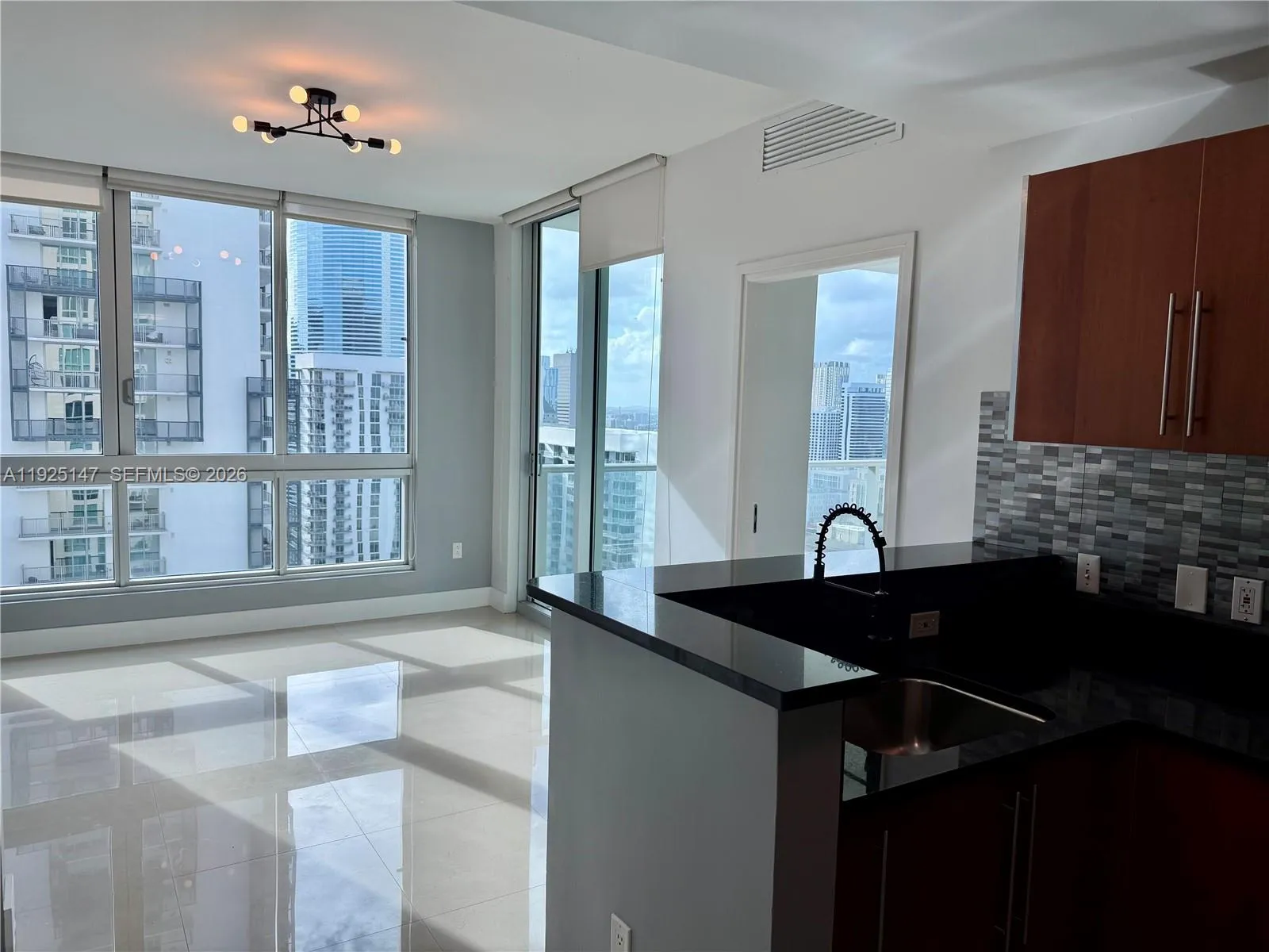 1 bedroom 1 bath for sale at 300 S Biscayne Blvd # 3011, Miami FL 33131