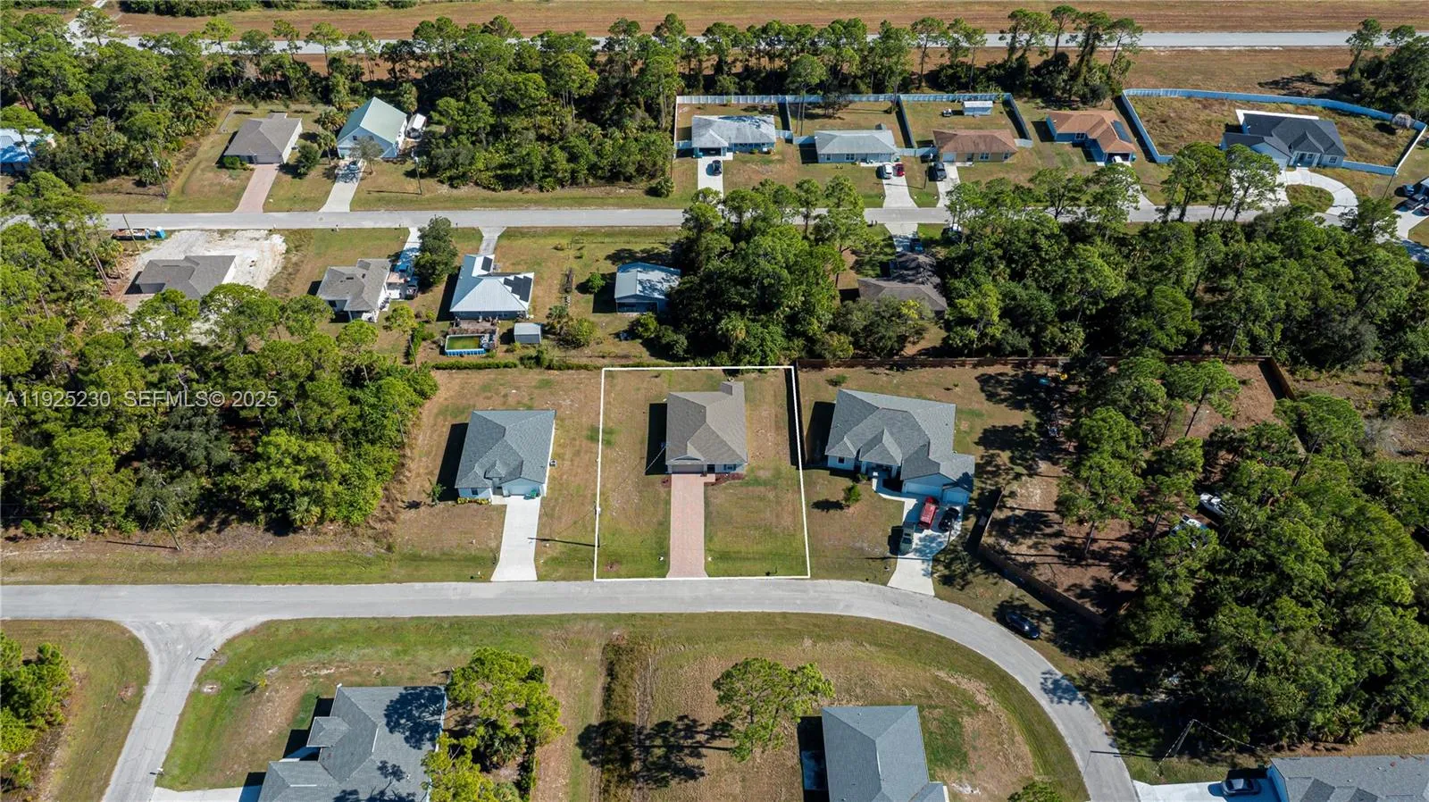 6058 S Moss Circle, La Belle FL 33935