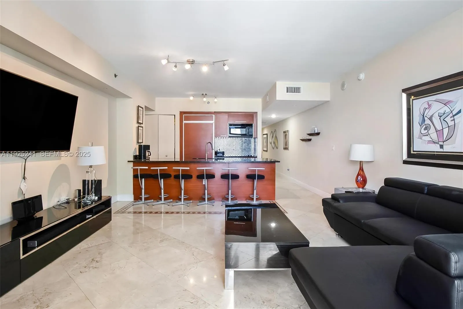 1830 S Ocean Dr # 2212, Hallandale Beach FL 33009