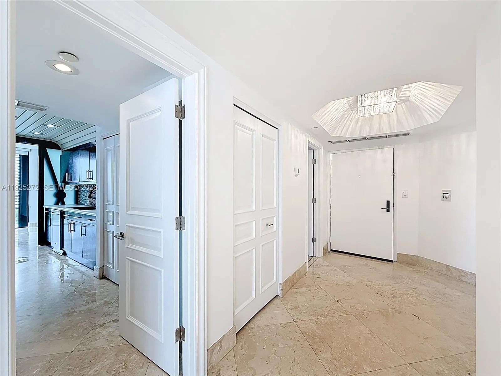 2800 ISLAND BLVD # 902, Aventura FL 33160