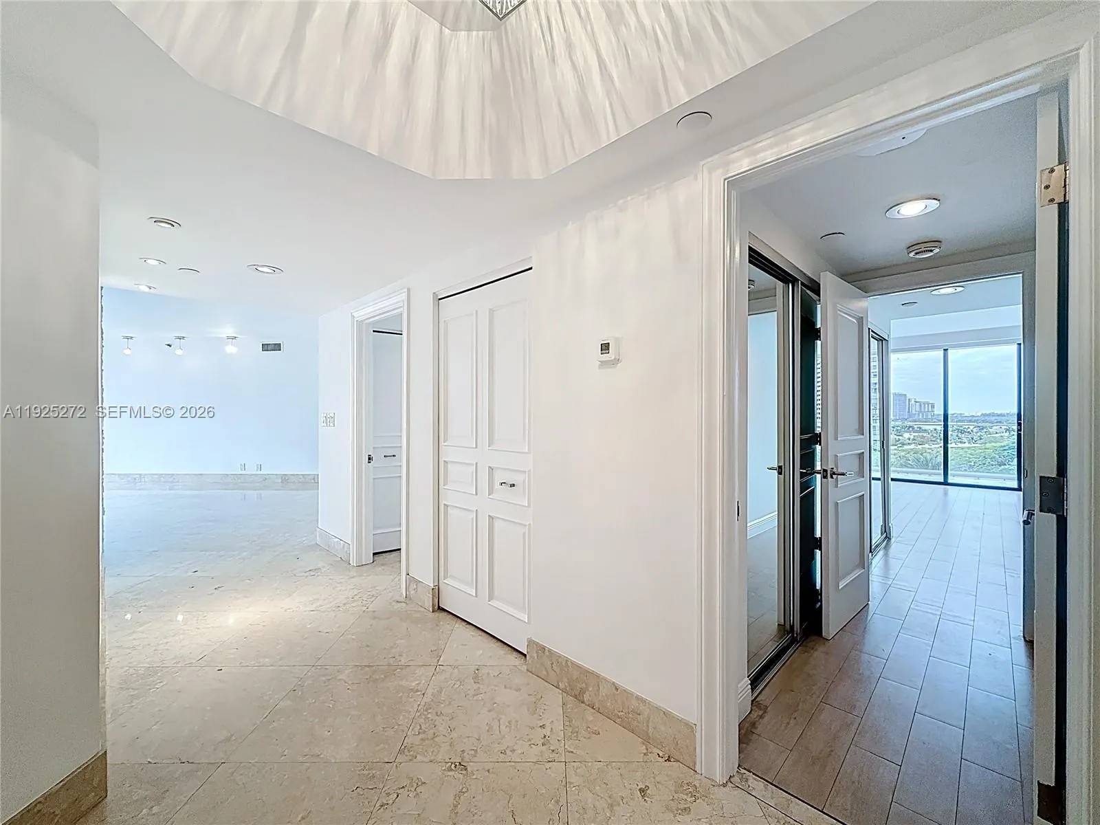 2800 ISLAND BLVD # 902, Aventura FL 33160