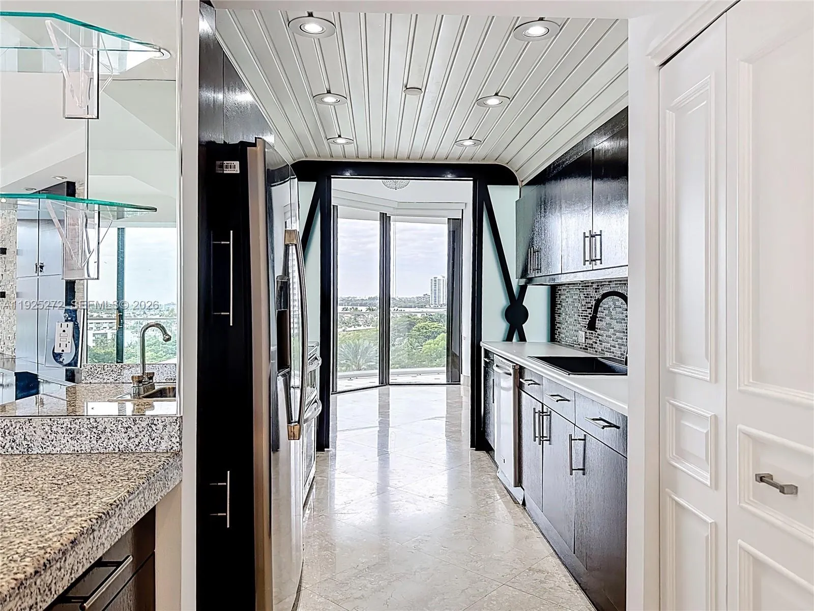 2800 ISLAND BLVD # 902, Aventura FL 33160